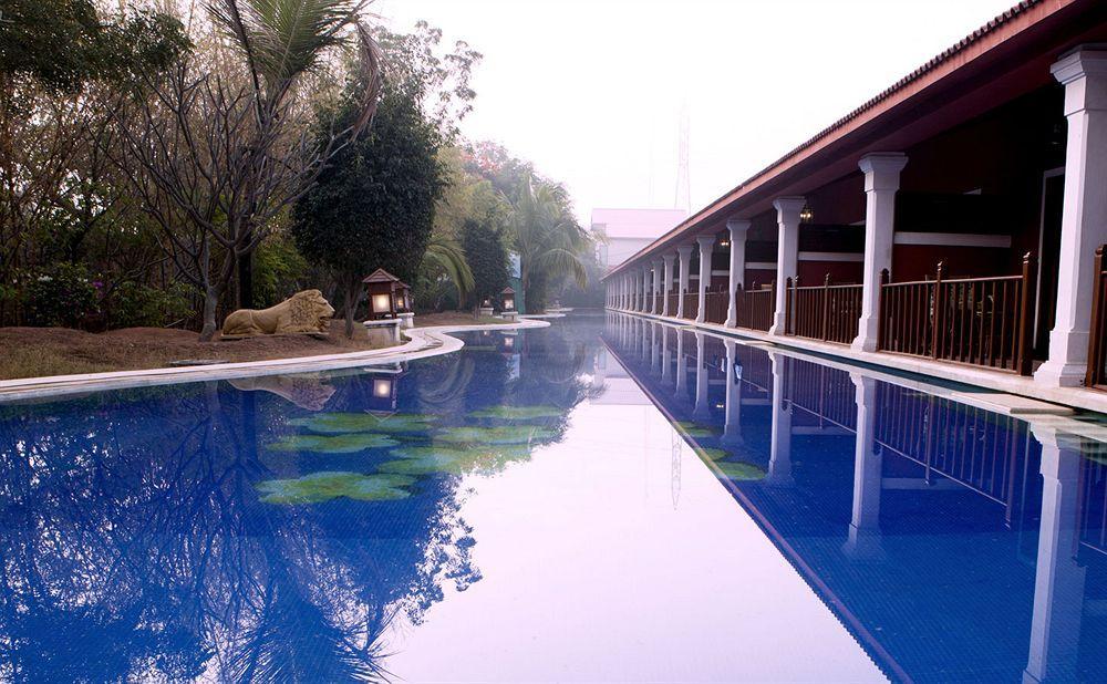 Oh Biz Premier At Leonia Hotell Hyderabad Exteriör bild