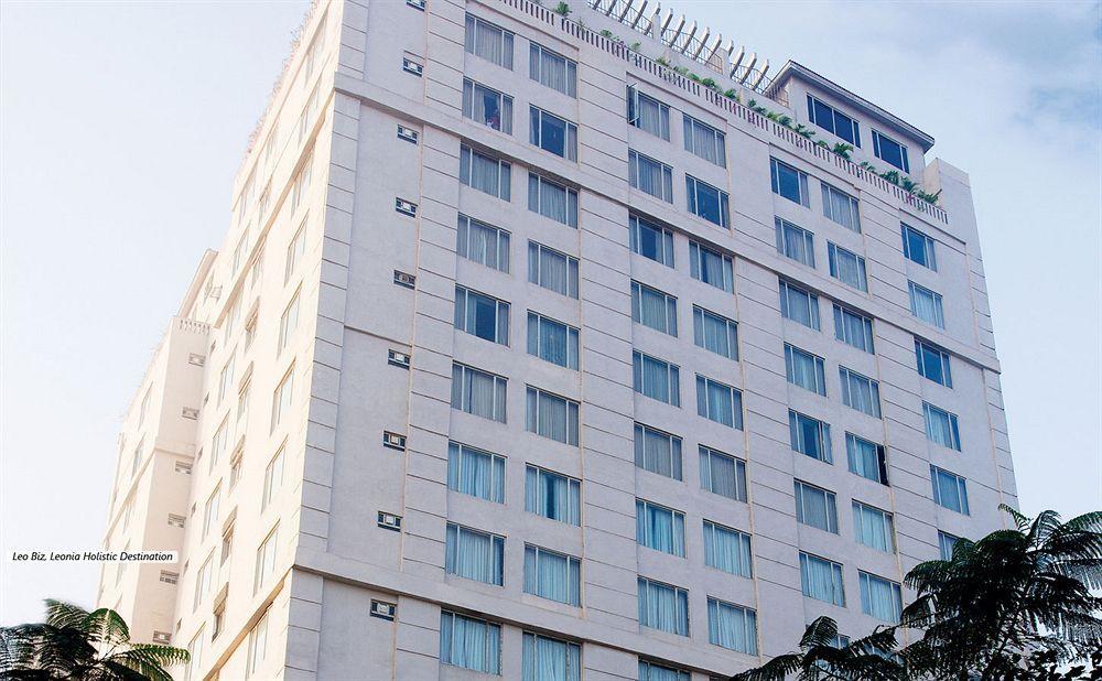 Oh Biz Premier At Leonia Hotell Hyderabad Exteriör bild