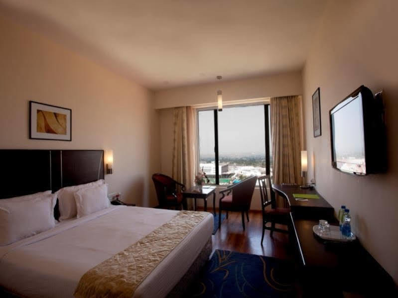 Oh Biz Premier At Leonia Hotell Hyderabad Exteriör bild