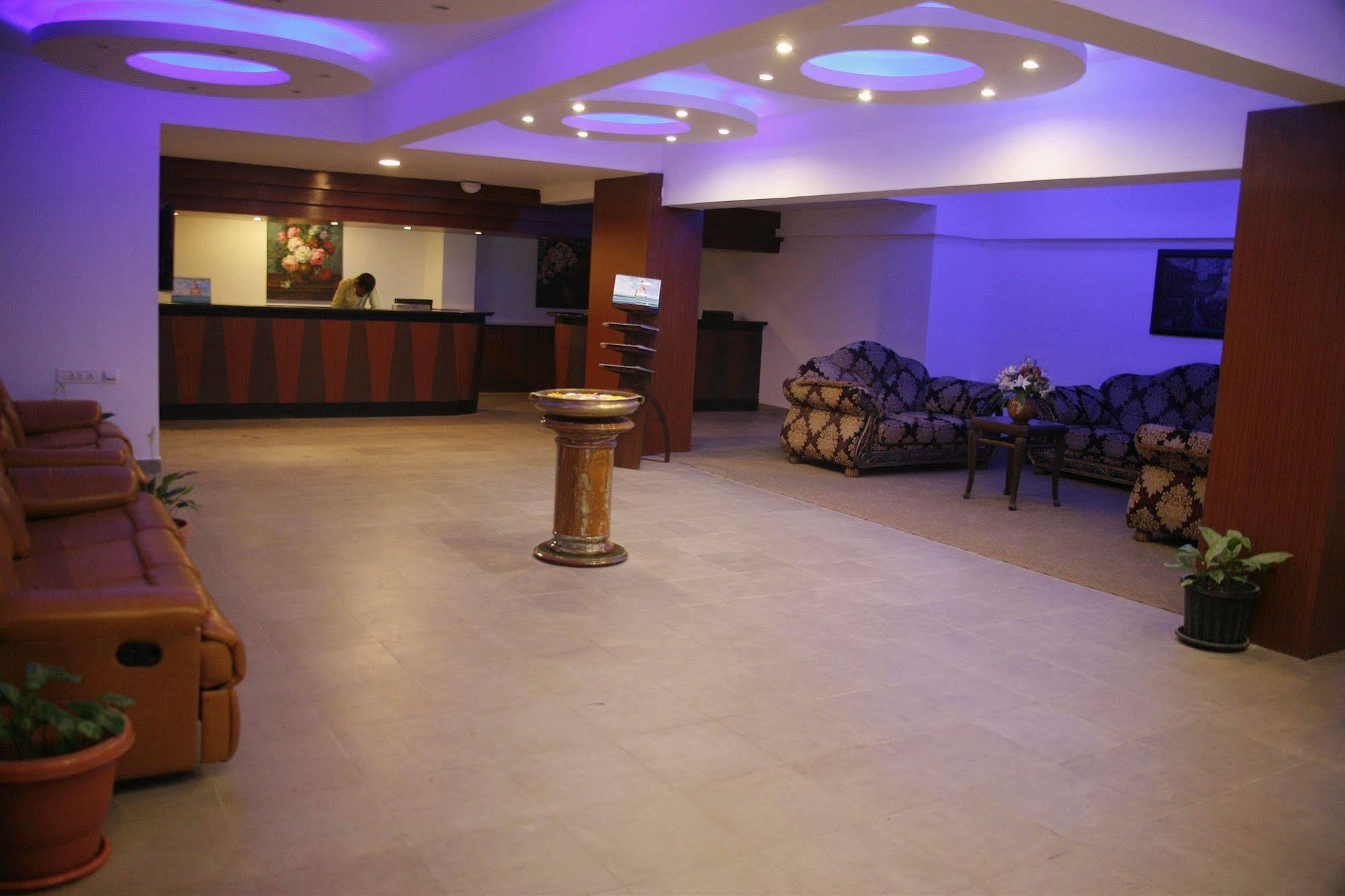 Oh Biz Premier At Leonia Hotell Hyderabad Exteriör bild