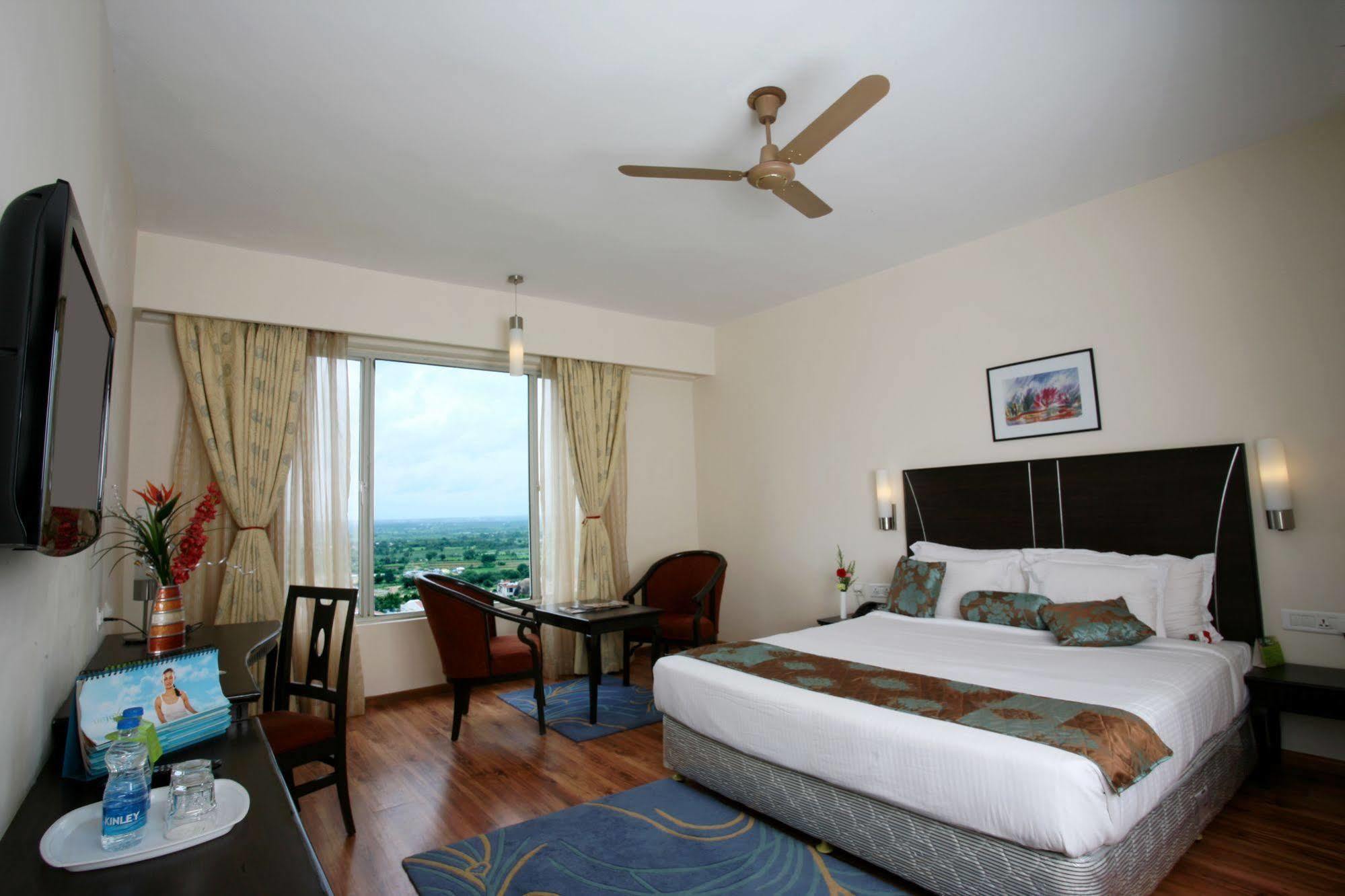 Oh Biz Premier At Leonia Hotell Hyderabad Exteriör bild